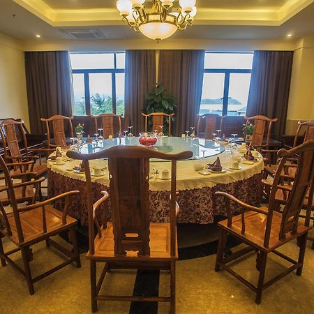 Yuhuayuan Seaview Hotel Sanya Exterior photo