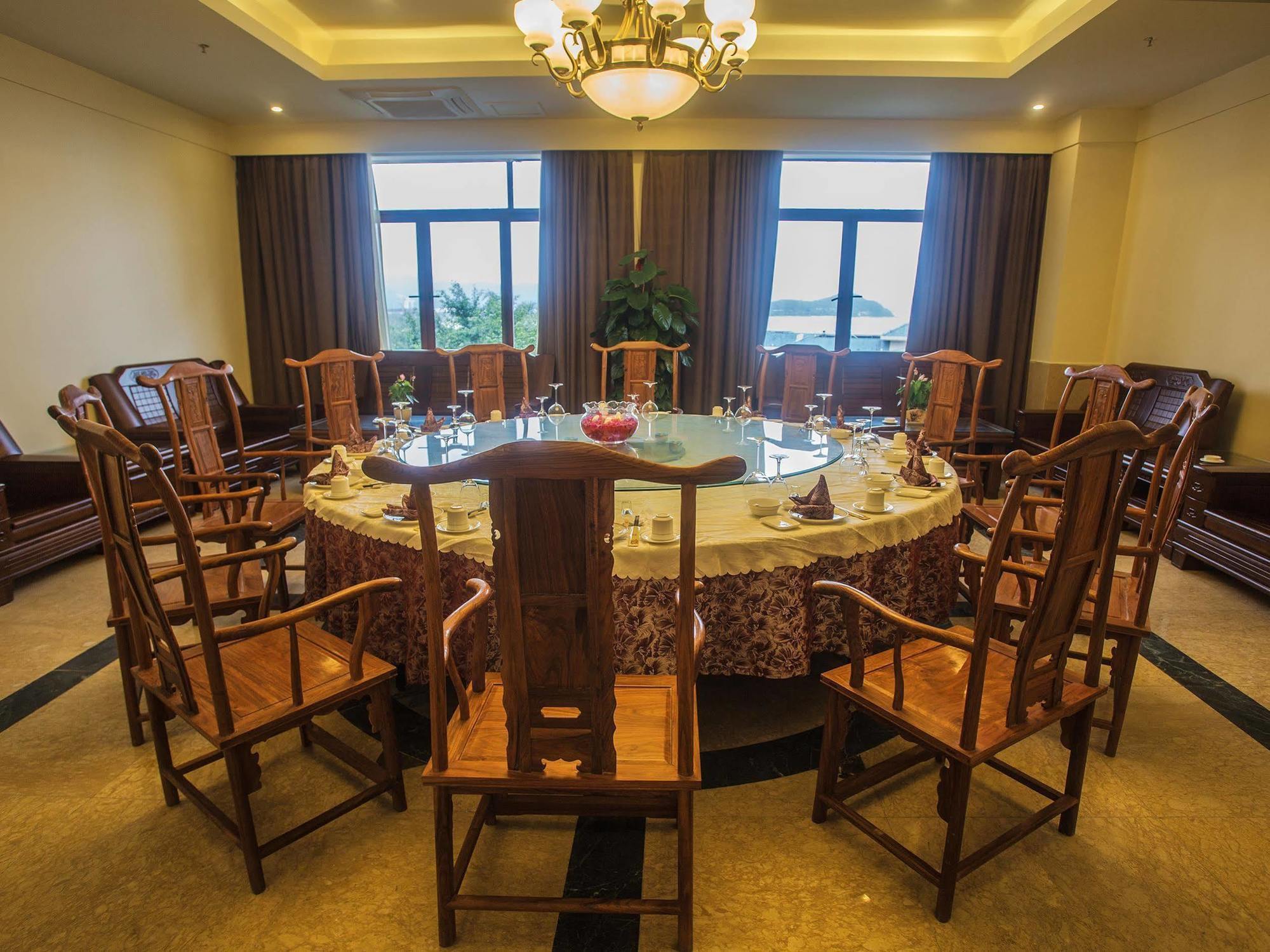 Yuhuayuan Seaview Hotel Sanya Exterior photo